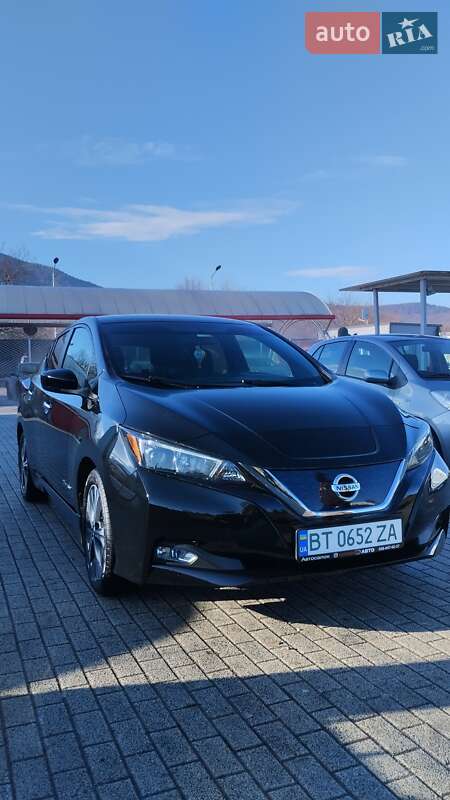 Хетчбек Nissan Leaf 2018 в 