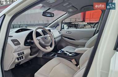Хэтчбек Nissan Leaf 2012 в 
