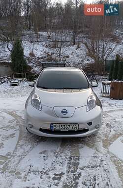 Хетчбек Nissan Leaf 2014 в Чернівцях