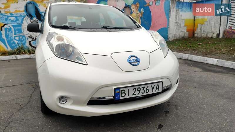 Хэтчбек Nissan Leaf 2013 в Кременчуге