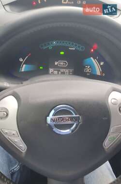 Хэтчбек Nissan Leaf 2014 в 