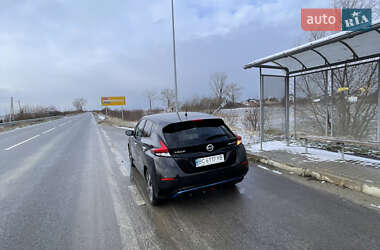 Хэтчбек Nissan Leaf 2018 в 