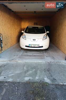 Хетчбек Nissan Leaf 2014 в Олександрівці