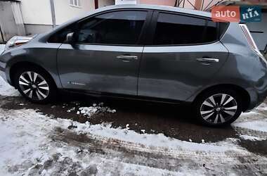 Хэтчбек Nissan Leaf 2014 в 