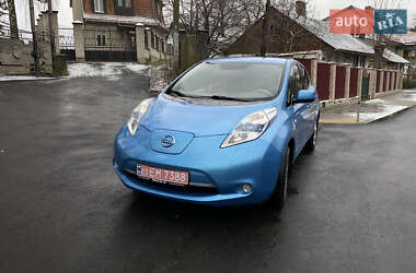 Хетчбек Nissan Leaf 2011 в Чернівцях