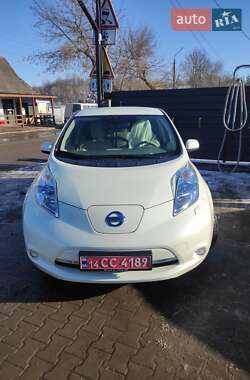 Хэтчбек Nissan Leaf 2012 в Заставной