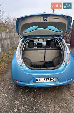 Хэтчбек Nissan Leaf 2015 в 