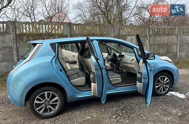 Хэтчбек Nissan Leaf 2015 в 