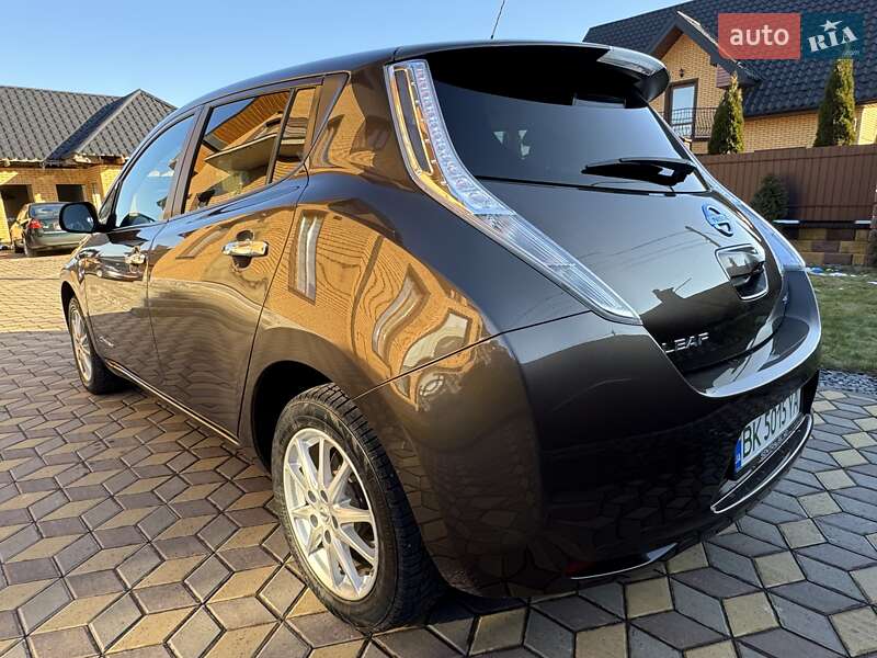Хэтчбек Nissan Leaf 2016 в Ровно