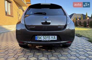 Хэтчбек Nissan Leaf 2016 в 