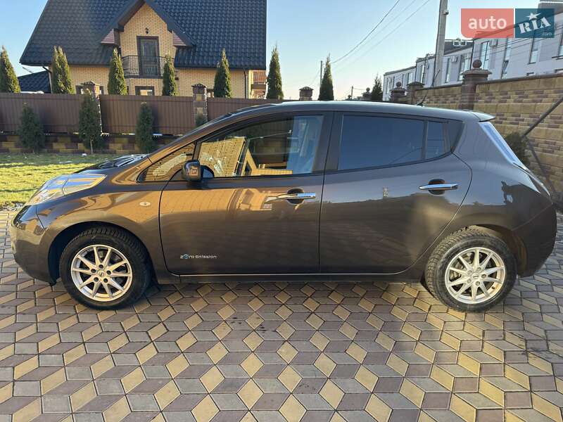 Хэтчбек Nissan Leaf 2016 в Ровно