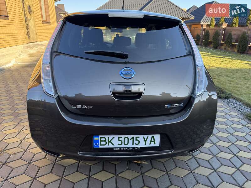 Хэтчбек Nissan Leaf 2016 в Ровно