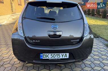 Хэтчбек Nissan Leaf 2016 в 