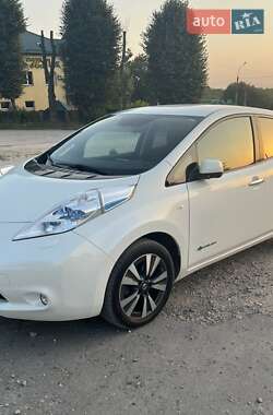 Хетчбек Nissan Leaf 2017 в 