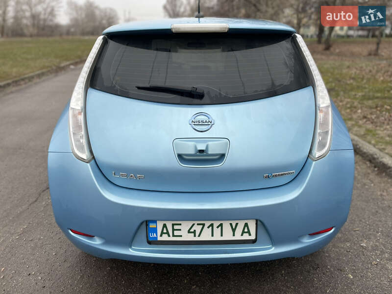 Хетчбек Nissan Leaf 2014 в Дніпрі