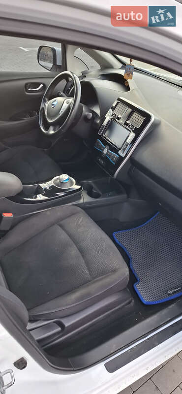 Хэтчбек Nissan Leaf 2016 в Умани фото 10 Хэтчбек Nissan Leaf 2016 в Умани
