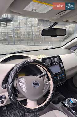 Хэтчбек Nissan Leaf 2015 в 