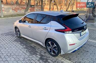 Хэтчбек Nissan Leaf 2020 в 
