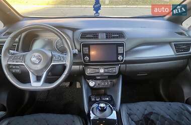 Хэтчбек Nissan Leaf 2020 в 