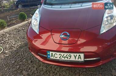 Хэтчбек Nissan Leaf 2015 в 