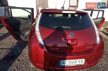 Хэтчбек Nissan Leaf 2015 в 