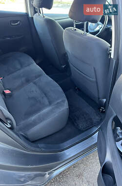 Хетчбек Nissan Leaf 2014 в 