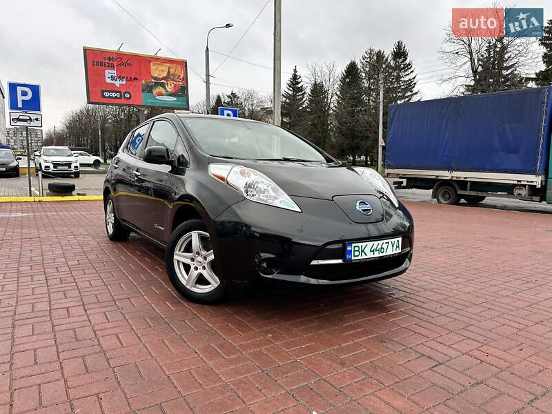 Хетчбек Nissan Leaf 2015 в Рівному