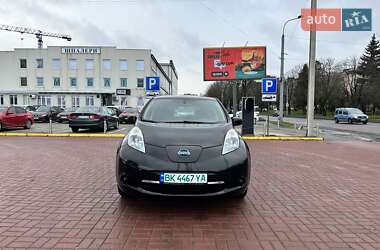 Хетчбек Nissan Leaf 2015 в Рівному