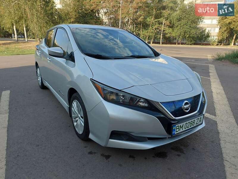 Хэтчбек Nissan Leaf 2018 в 