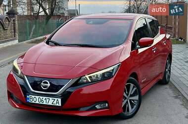 Хетчбек Nissan Leaf 2018 в Дубні