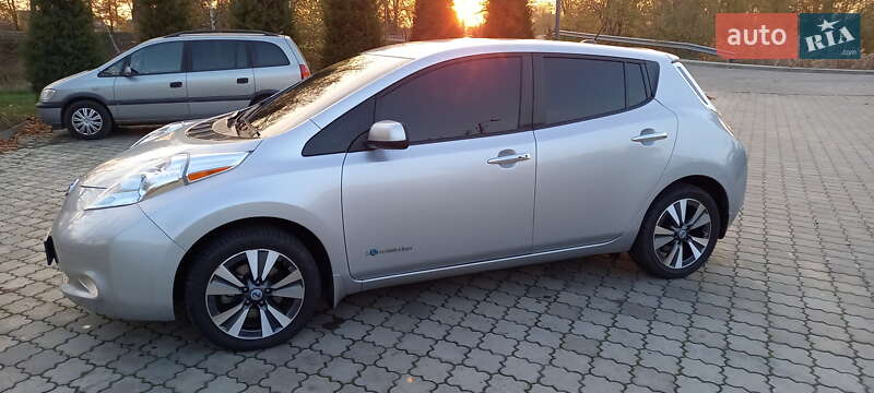 Хэтчбек Nissan Leaf 2016 в Павлограде