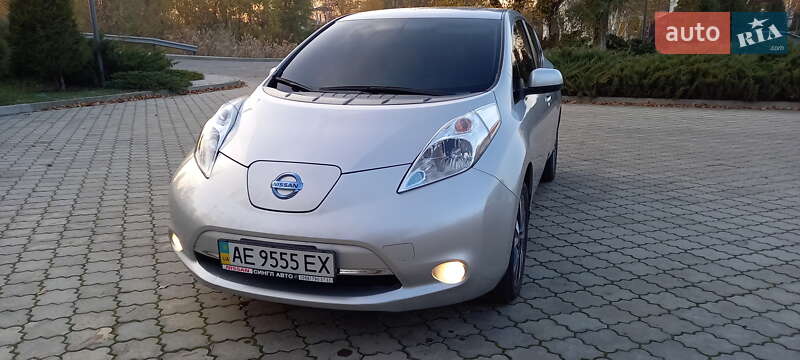 Хэтчбек Nissan Leaf 2016 в Павлограде