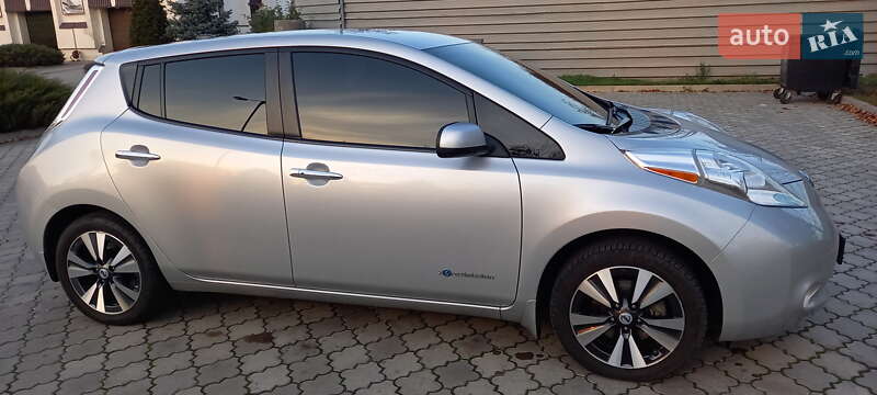 Хэтчбек Nissan Leaf 2016 в Павлограде
