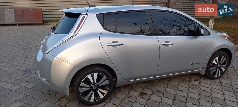 Хэтчбек Nissan Leaf 2016 в Павлограде
