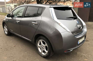 Хетчбек Nissan Leaf 2013 в Дніпрі