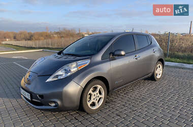 Хэтчбек Nissan Leaf 2015 в Львове