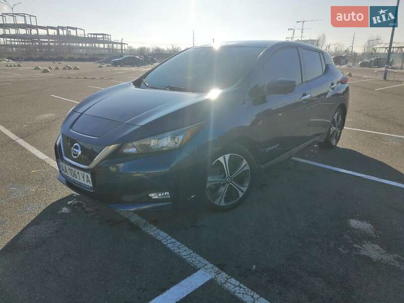 Хэтчбек Nissan Leaf 2017 в Киеве