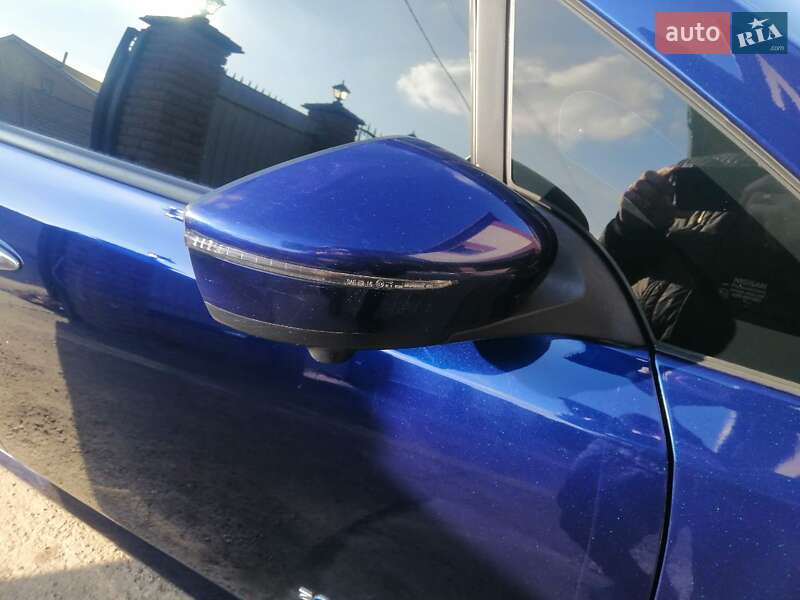 Хэтчбек Nissan Leaf 2017 в Киеве