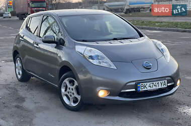 Хэтчбек Nissan Leaf 2015 в Ровно