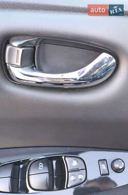 Хэтчбек Nissan Leaf 2014 в 