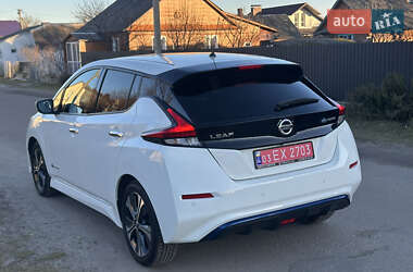 Хэтчбек Nissan Leaf 2019 в 