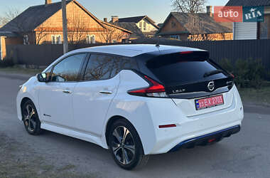 Хэтчбек Nissan Leaf 2019 в 
