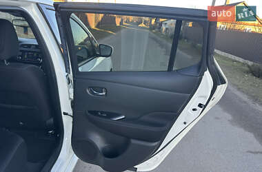 Хэтчбек Nissan Leaf 2019 в 