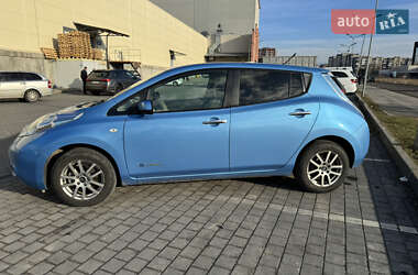 Хетчбек Nissan Leaf 2013 в 