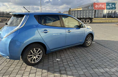Хетчбек Nissan Leaf 2013 в 