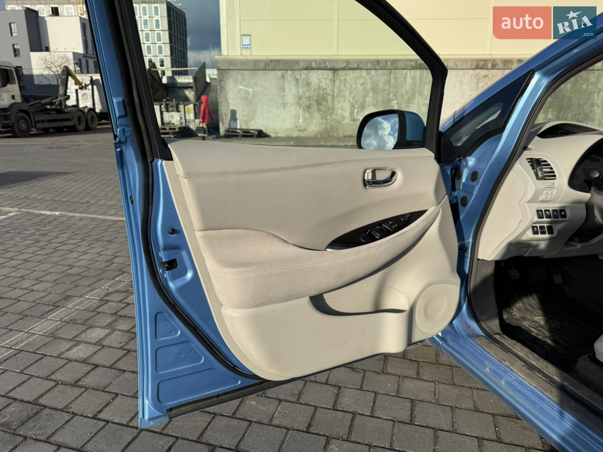2013 Nissan Leaf - мініатюра 12
