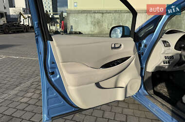 Хетчбек Nissan Leaf 2013 в 