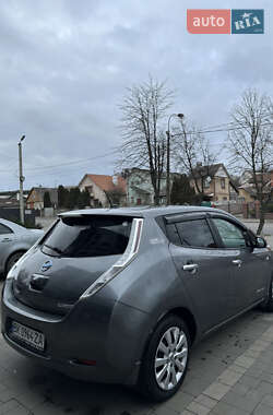 Хэтчбек Nissan Leaf 2015 в Ровно