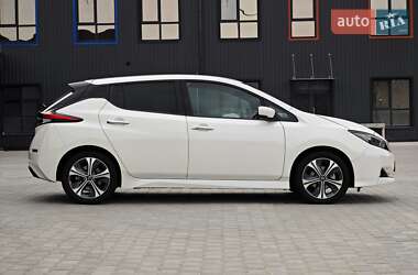 Хетчбек Nissan Leaf 2020 в 