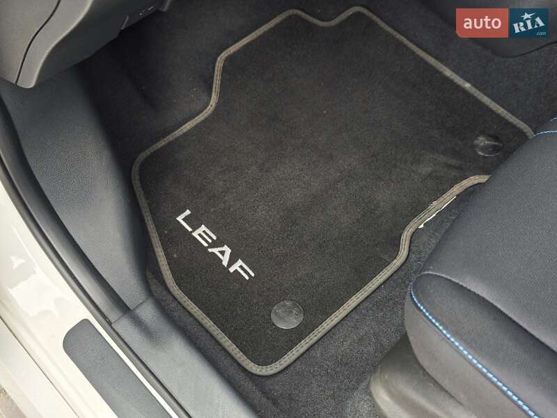 Хэтчбек Nissan Leaf 2020 в Дубно